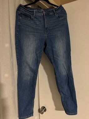 Old Navy Women's Skinny Jeans in Blue Denim